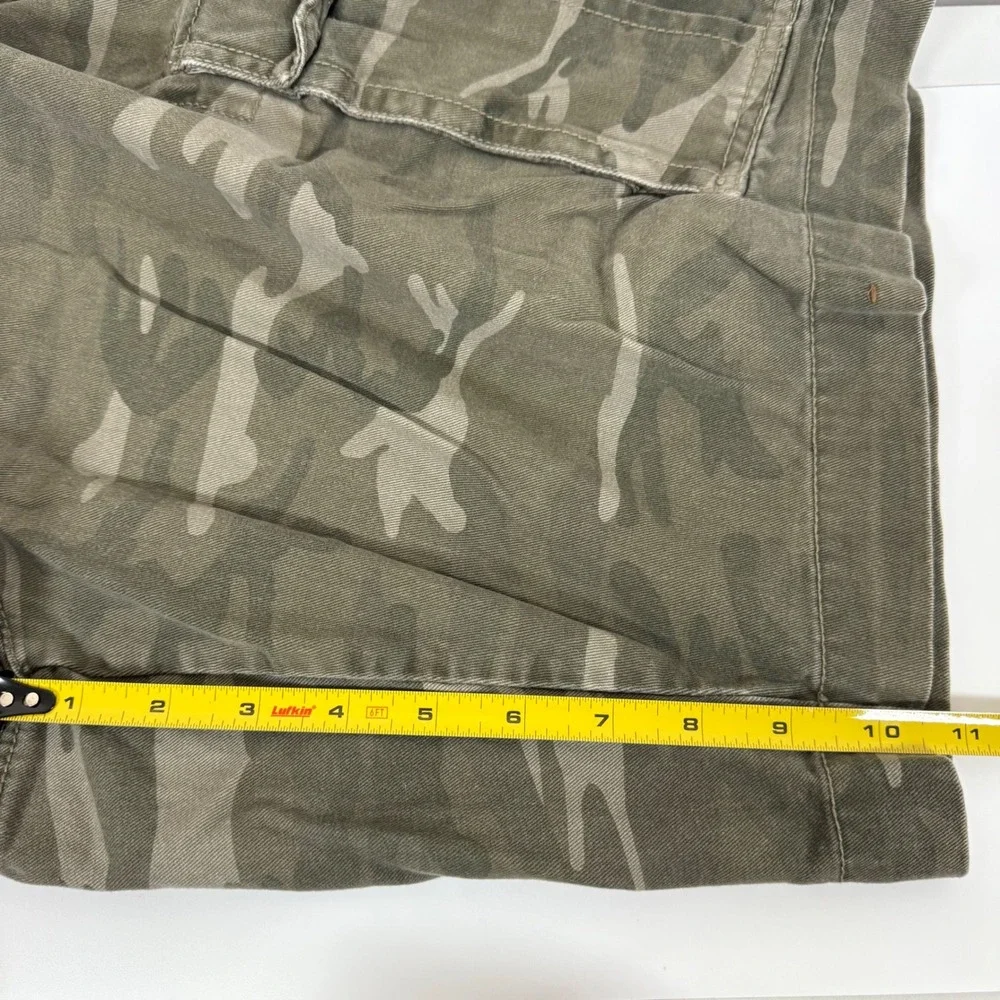Roebuck & Co. Camo Cargo Shorts‎ Outdoor Casual Size 40